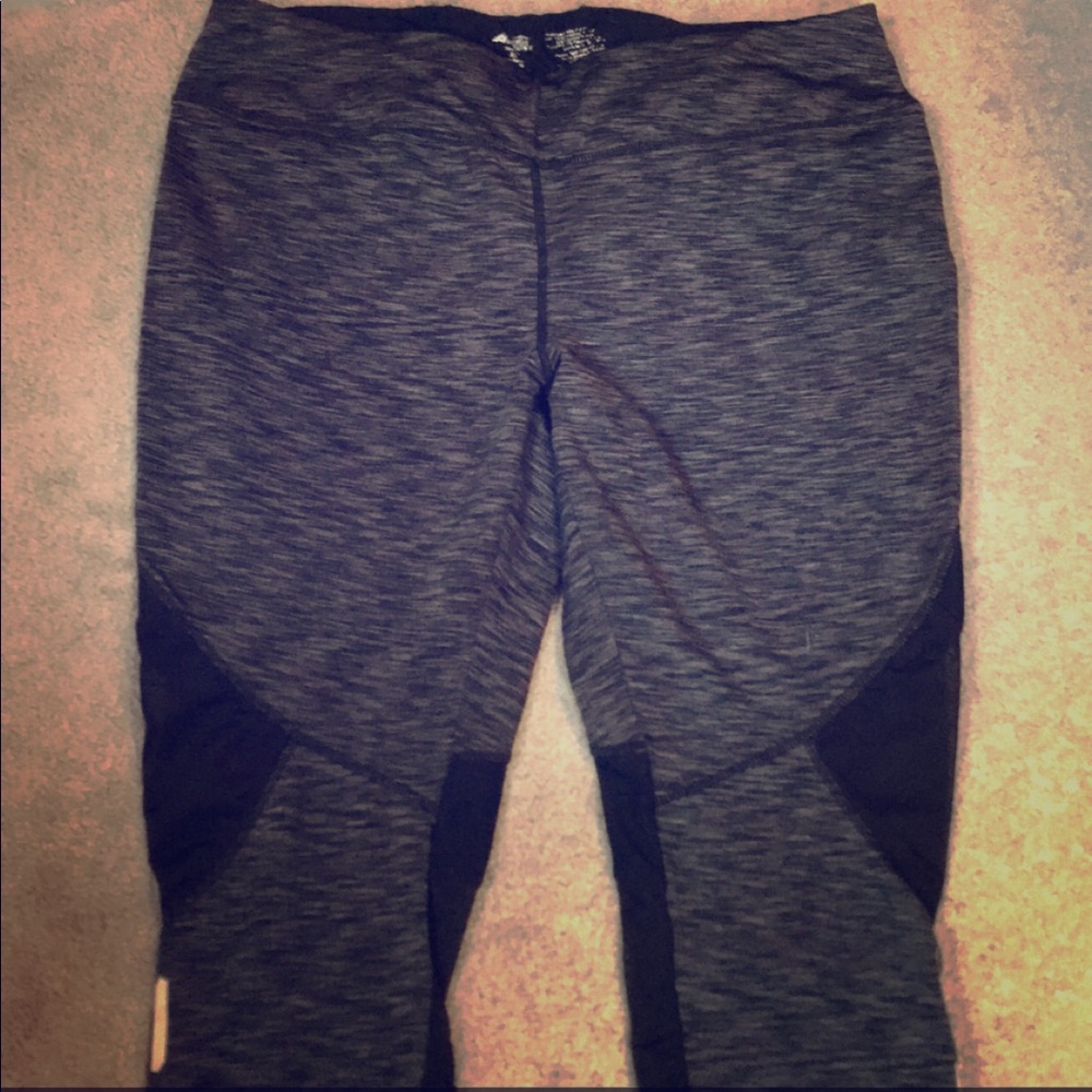 Capri workout pants